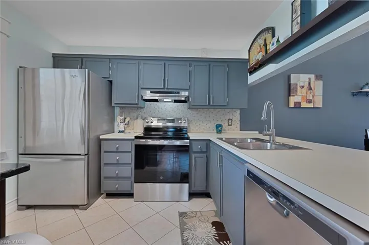2670  Kings Lake  BLVD, Naples, FL 34112