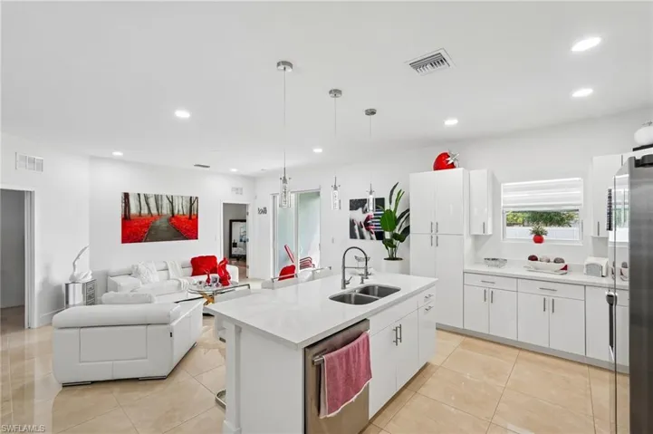 910  Richmond N AVE, Lehigh Acres, FL 33972