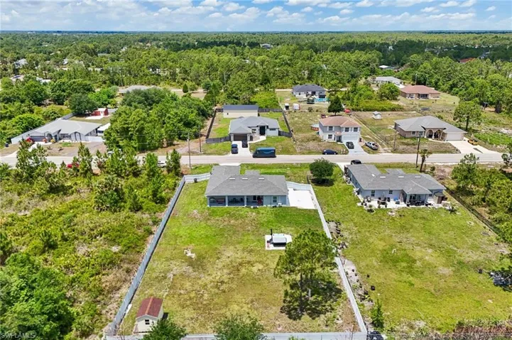 910  Richmond N AVE, Lehigh Acres, FL 33972