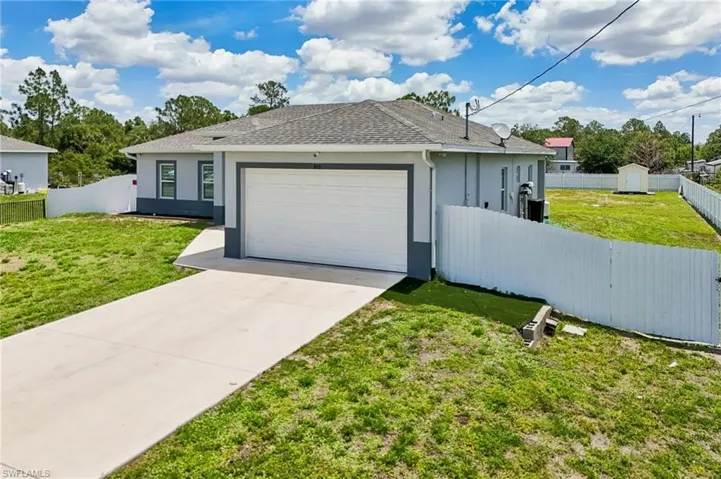 910  Richmond N AVE, Lehigh Acres, FL 33972