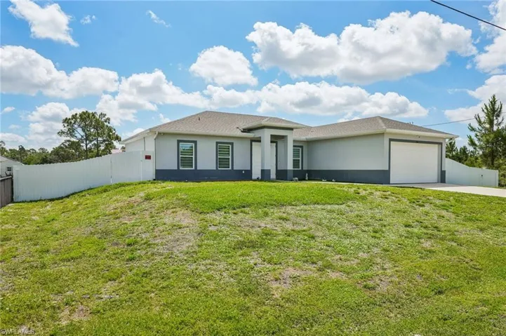 910  Richmond N AVE, Lehigh Acres, FL 33972