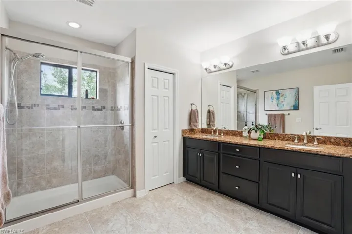 Master Bathroom - view 1