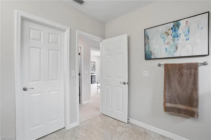 Master Bathroom - view 2