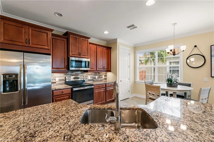 Large Open Kitchen is perfect for entertaining!