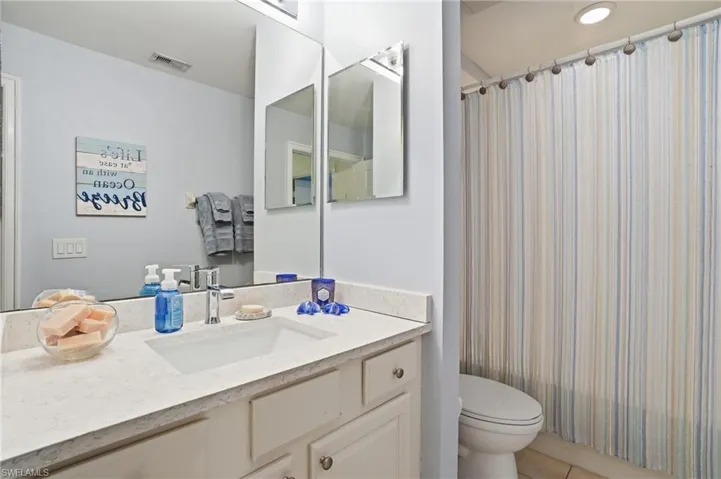 1882  TARPON BAY S DR, Naples, FL 34119