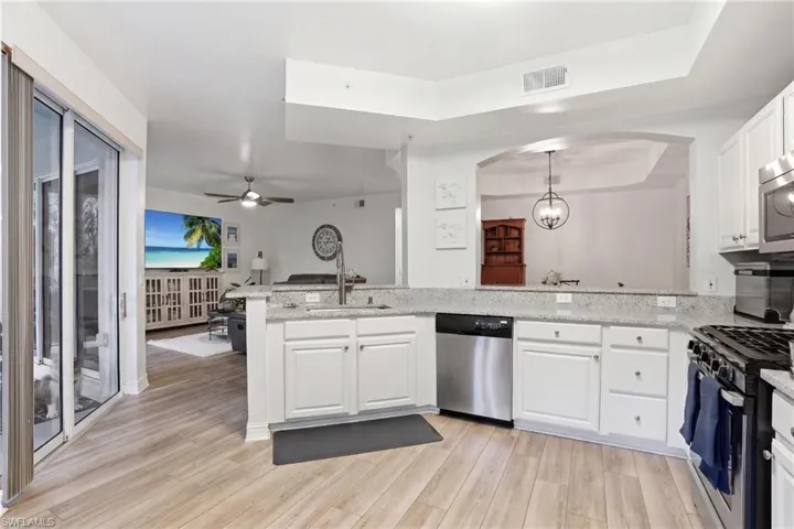 1882  TARPON BAY S DR, Naples, FL 34119