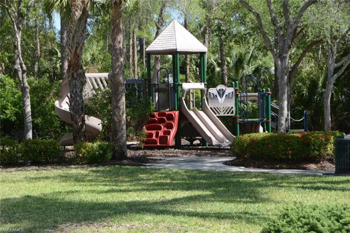 1882  TARPON BAY S DR, Naples, FL 34119