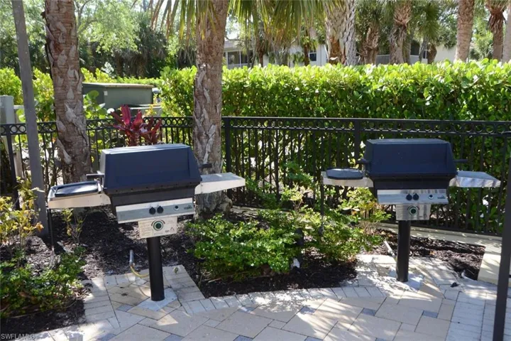1882  TARPON BAY S DR, Naples, FL 34119