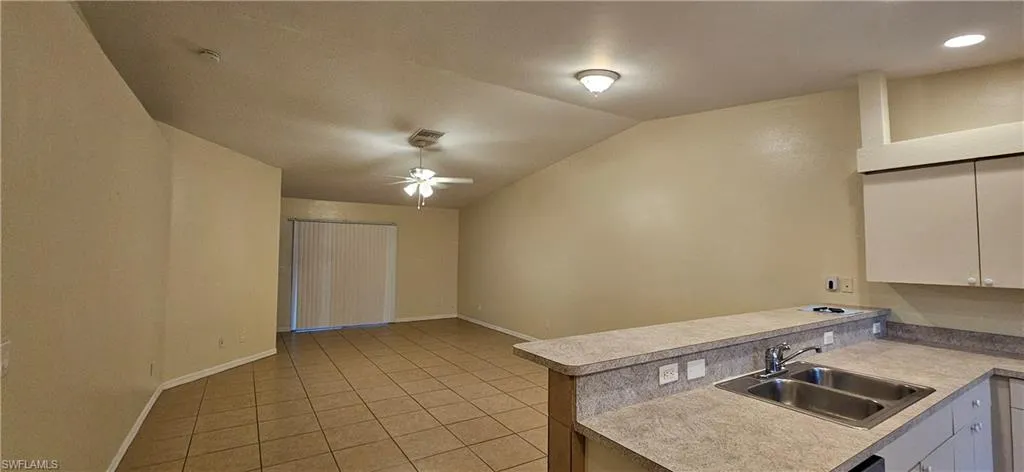 1628 Sw Santa Barbara Pl, Cape Coral, Florida 33991
