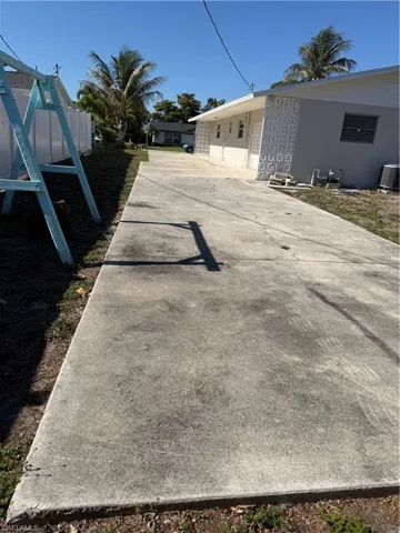 40  1st  ST, Bonita Springs, FL 34134