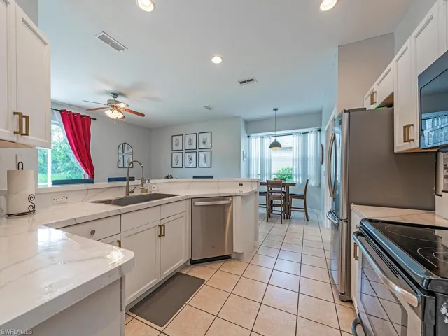 Eat-in-Kitchen