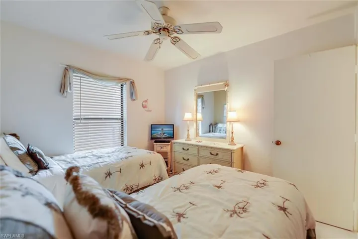 Bedroom with ceiling fan