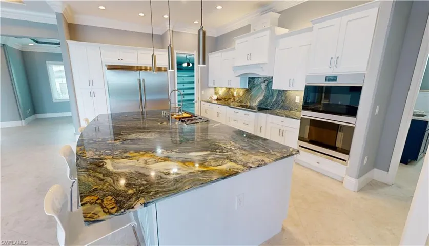 Large Island for entertaining.
