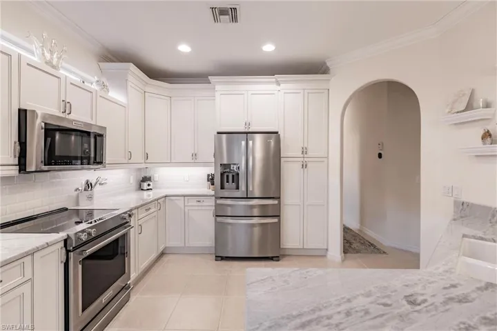 8186  Woodridge Pointe  DR, Fort Myers, FL 33912