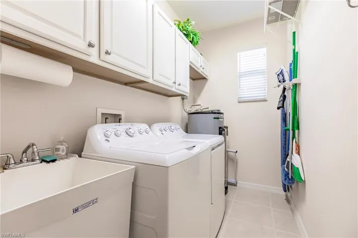 8186  Woodridge Pointe  DR, Fort Myers, FL 33912