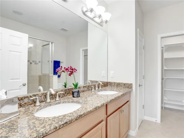 Primary Bathroom w/ Dual Sinks
