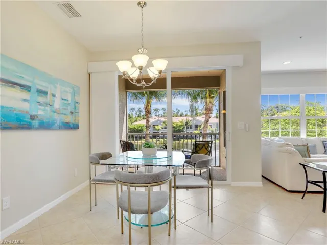 Dining Area - Lanai