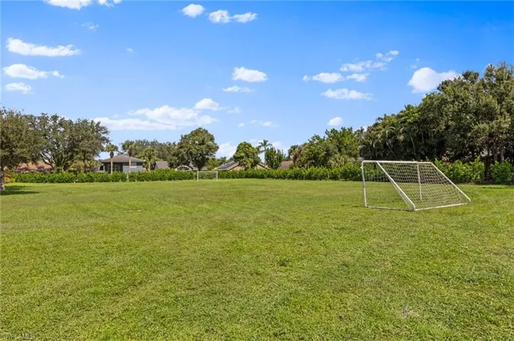 View of yard featuring a sport area