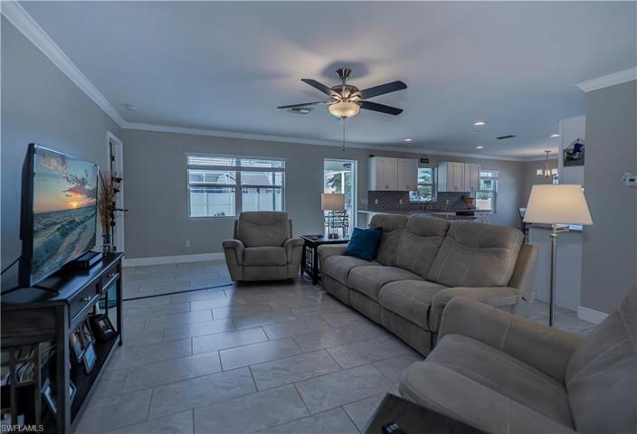 Open floorplan from living room to kitchen