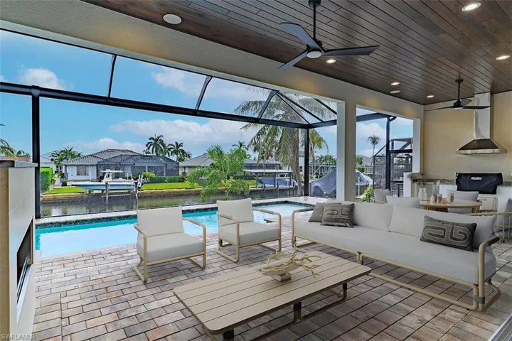 1528 Kingston Ct N, Marco Island, Florida 34145