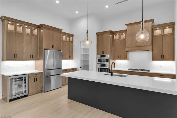 1528 Kingston Ct N, Marco Island, Florida 34145
