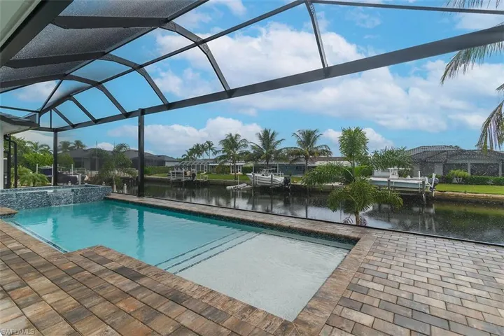 1528 Kingston Ct N, Marco Island, Florida 34145