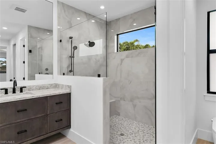 1528 Kingston Ct N, Marco Island, Florida 34145