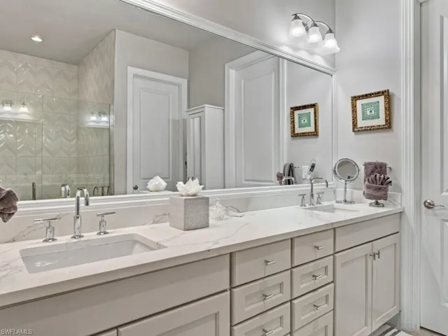 8947 Saint Lucia Dr, Naples, Florida 34114