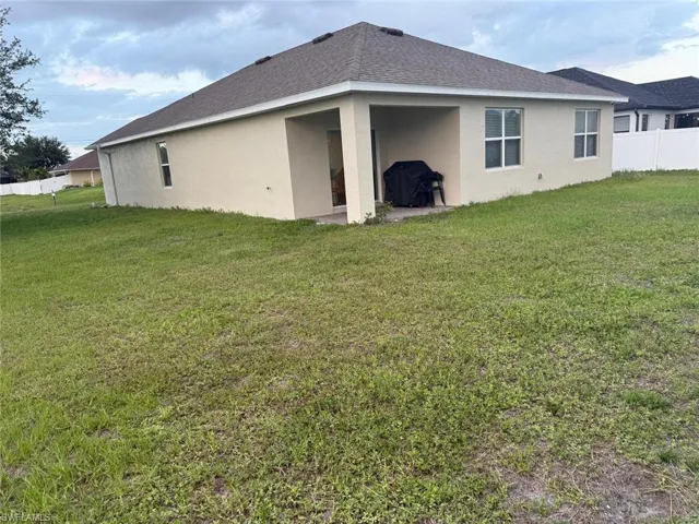 2014 9th St, Cape Coral, Florida 33993
