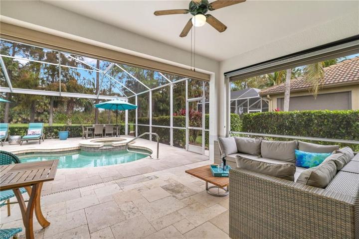 Covered sitting area on the lanai