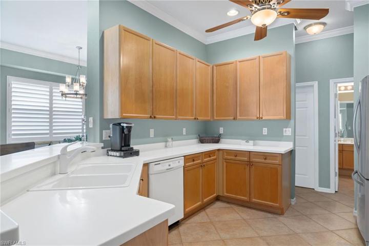 Beautifully maintained kitchen