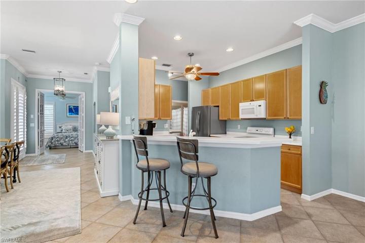 Kitchen and breakfast bar