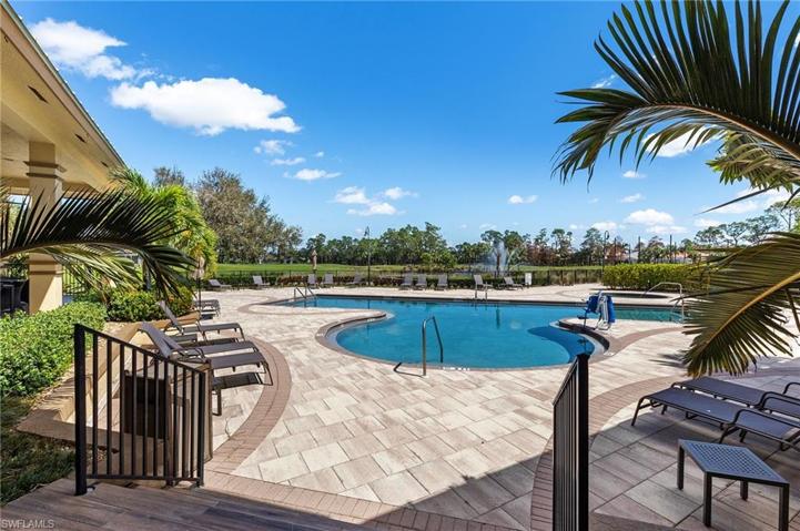 Clubhouse pool 1