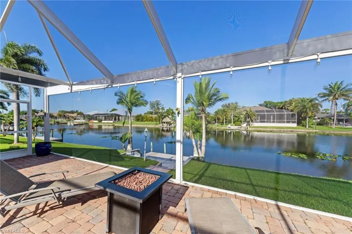 1330 4th Ct, Cape Coral, Florida 33991