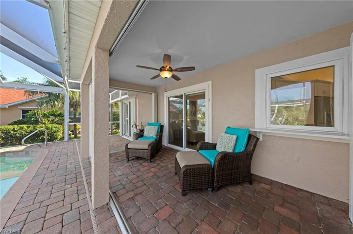 1330 4th Ct, Cape Coral, Florida 33991