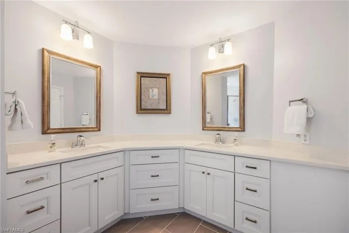 2541 Citrus Lake Dr A-205, Naples, Florida 34109