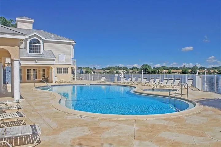 2541 Citrus Lake Dr A-205, Naples, Florida 34109
