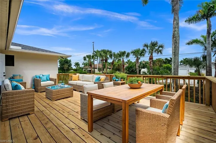 Deck featuring outdoor lounge area and outdoor dining space