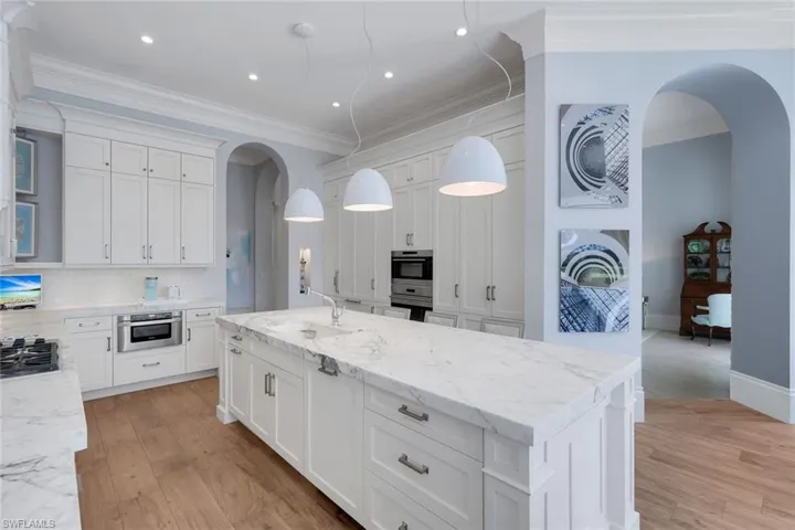 2048 Isla Vista Ln E, Naples, Florida 34105