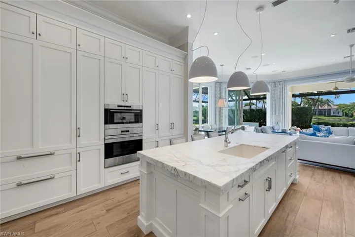 2048 Isla Vista Ln E, Naples, Florida 34105