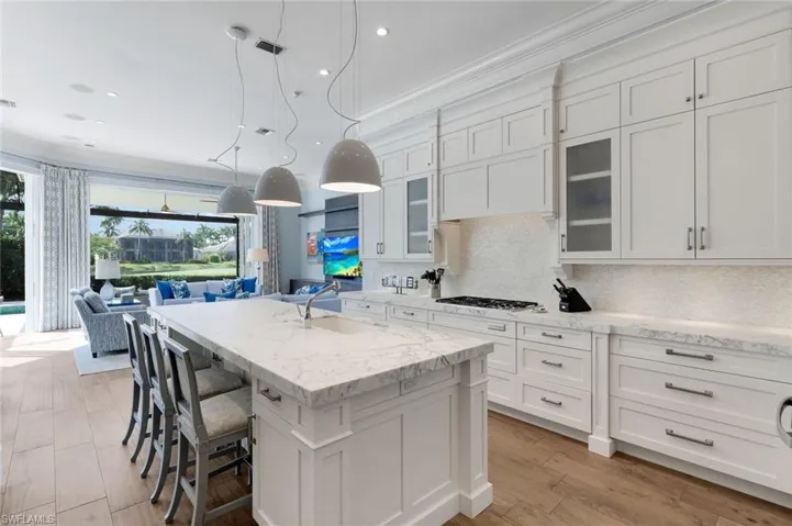 2048 Isla Vista Ln E, Naples, Florida 34105
