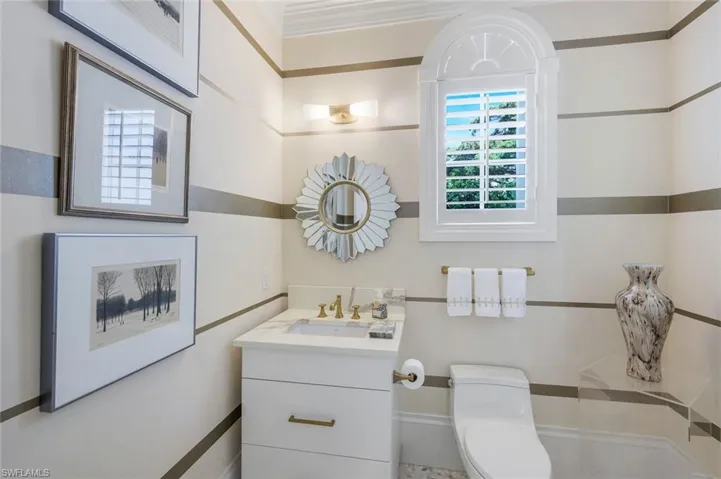 2048 Isla Vista Ln E, Naples, Florida 34105