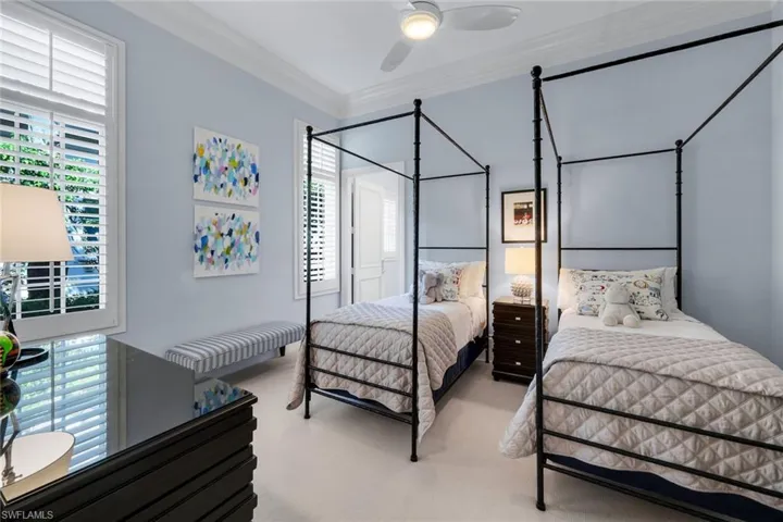 2048 Isla Vista Ln E, Naples, Florida 34105