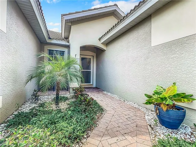 6999  Burnt Sienna  CIR, Naples, FL 34109