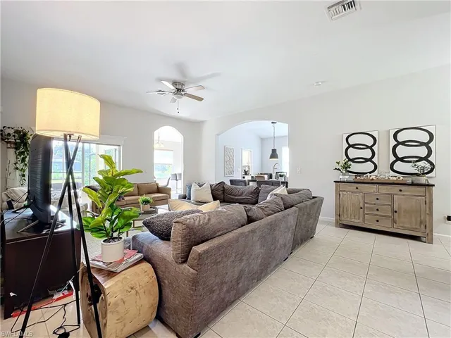 6999  Burnt Sienna  CIR, Naples, FL 34109