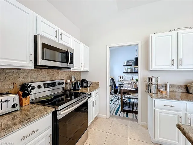 6999  Burnt Sienna  CIR, Naples, FL 34109