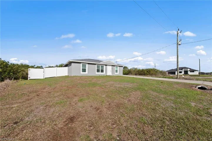 3113 Pebble Ln, Labelle, Florida 33935