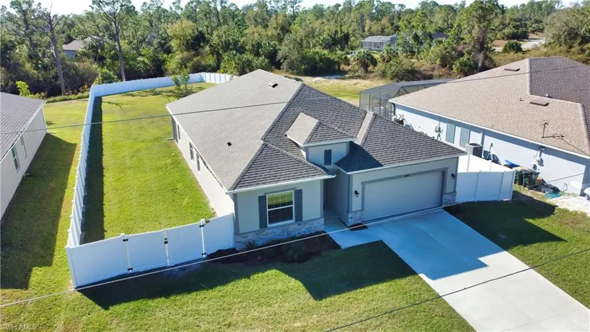 Aerial view of property and surrounding area