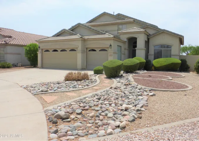 1042 N MOCCASIN  Trail, Gilbert, AZ 85234
