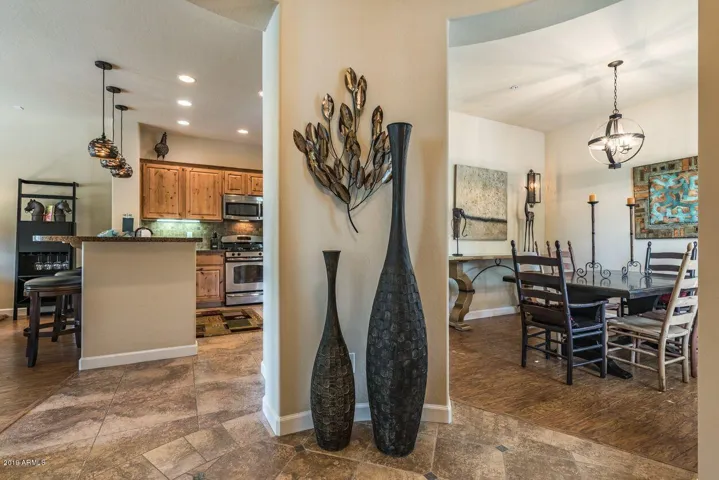 Foyer / Entryway